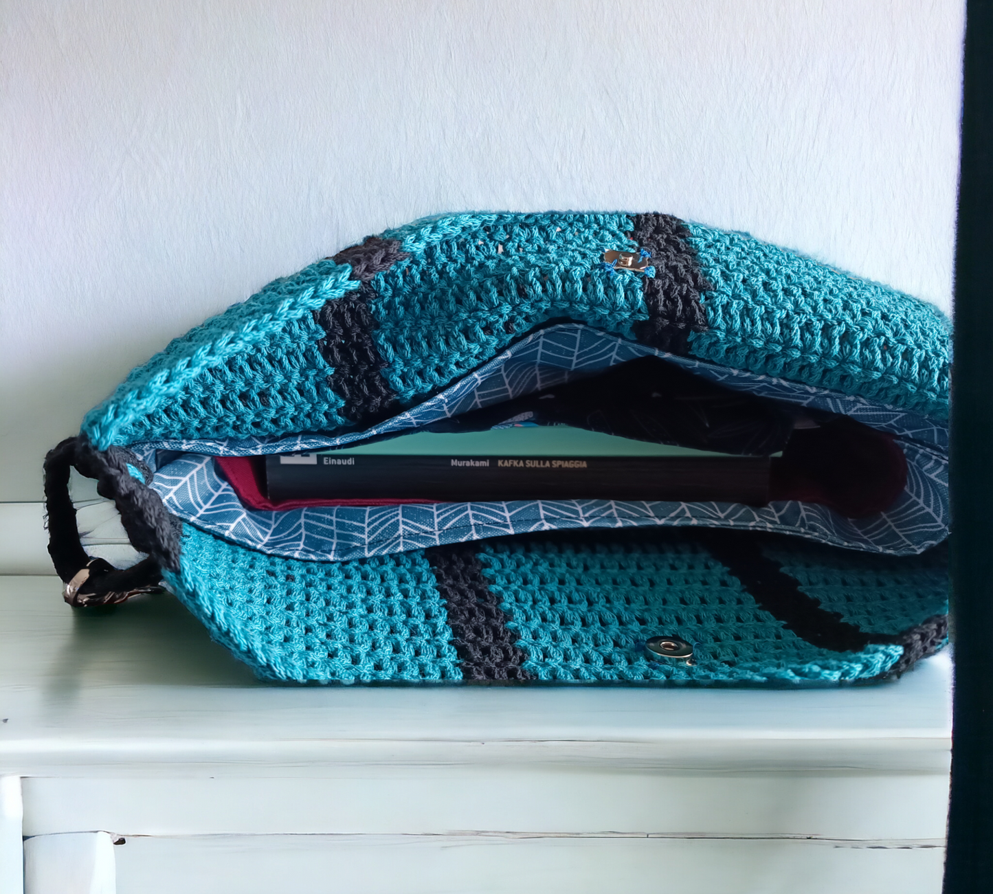 Borsa da spalla all'uncinetto.