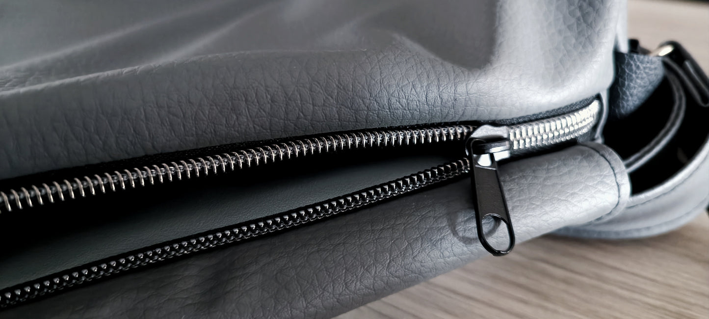 Borsa zaino in pelle sintetica