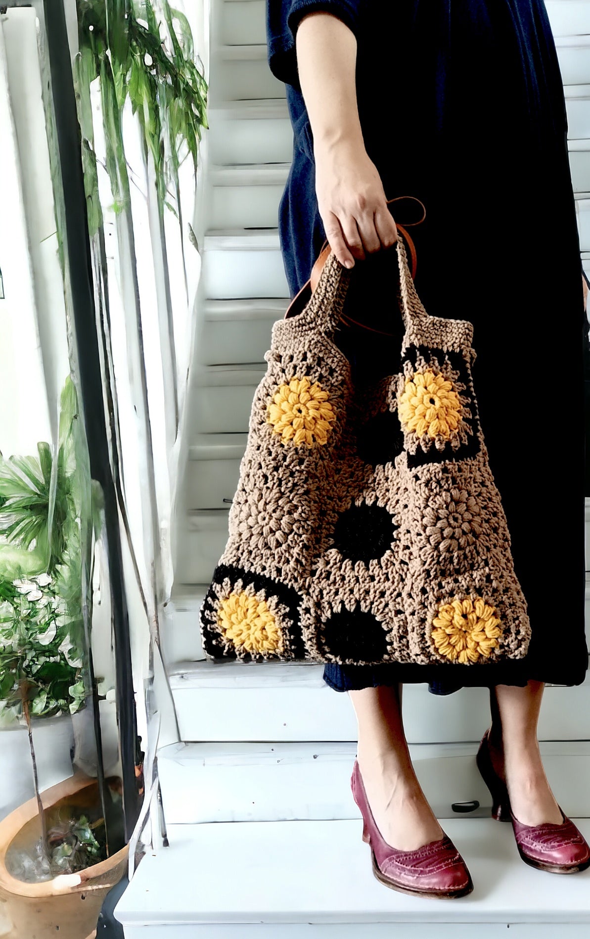 Borsa estiva all'uncinetto in stile granny
