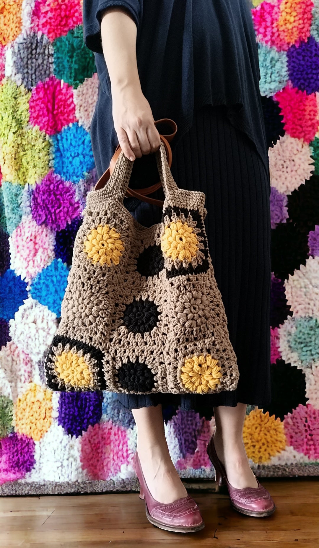 Borsa estiva all'uncinetto in stile granny