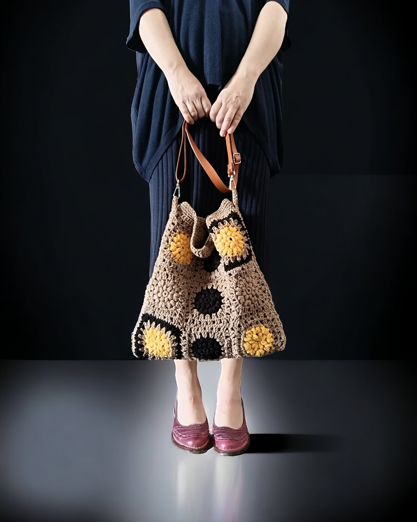 Borsa estiva all'uncinetto in stile granny