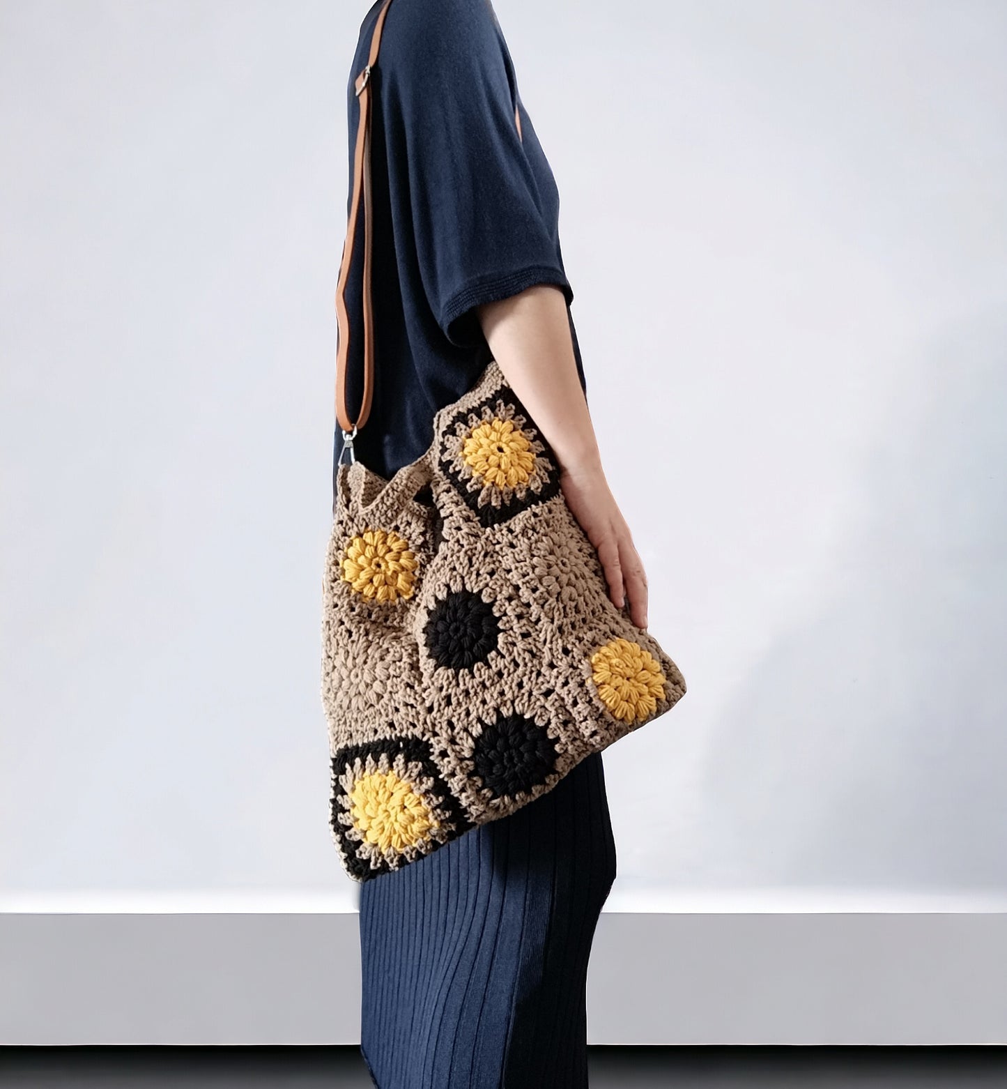 Borsa estiva all'uncinetto in stile granny