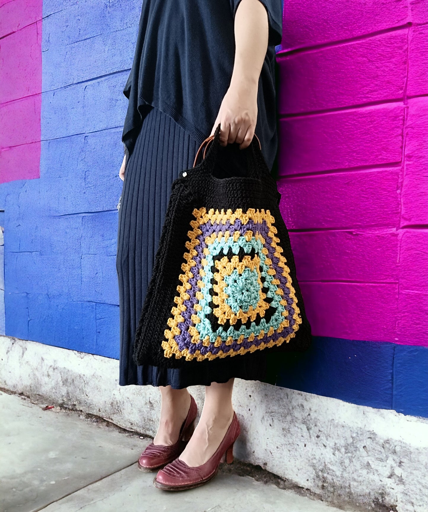 Borsa estiva all'uncinetto in stile granny