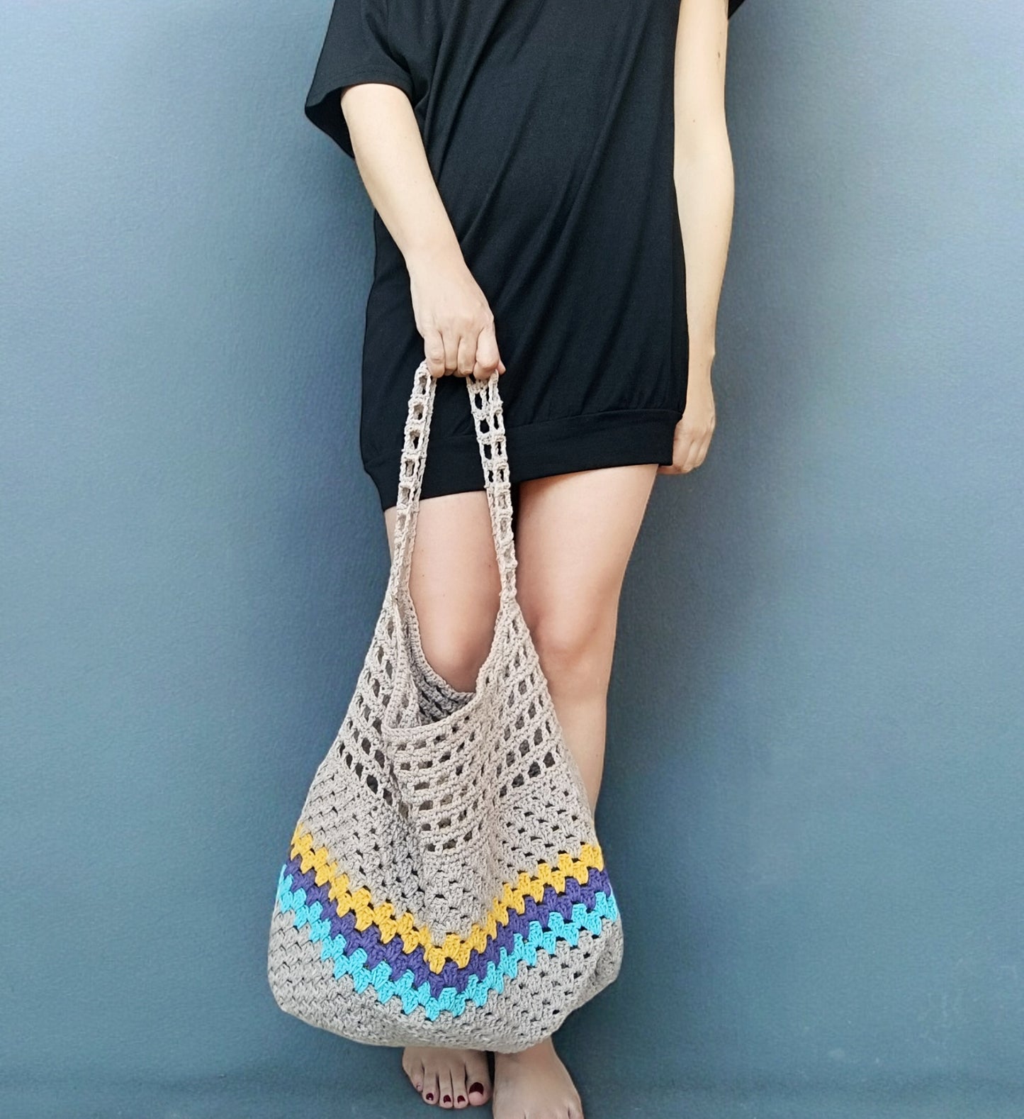 Borsa hobo all'uncinetto