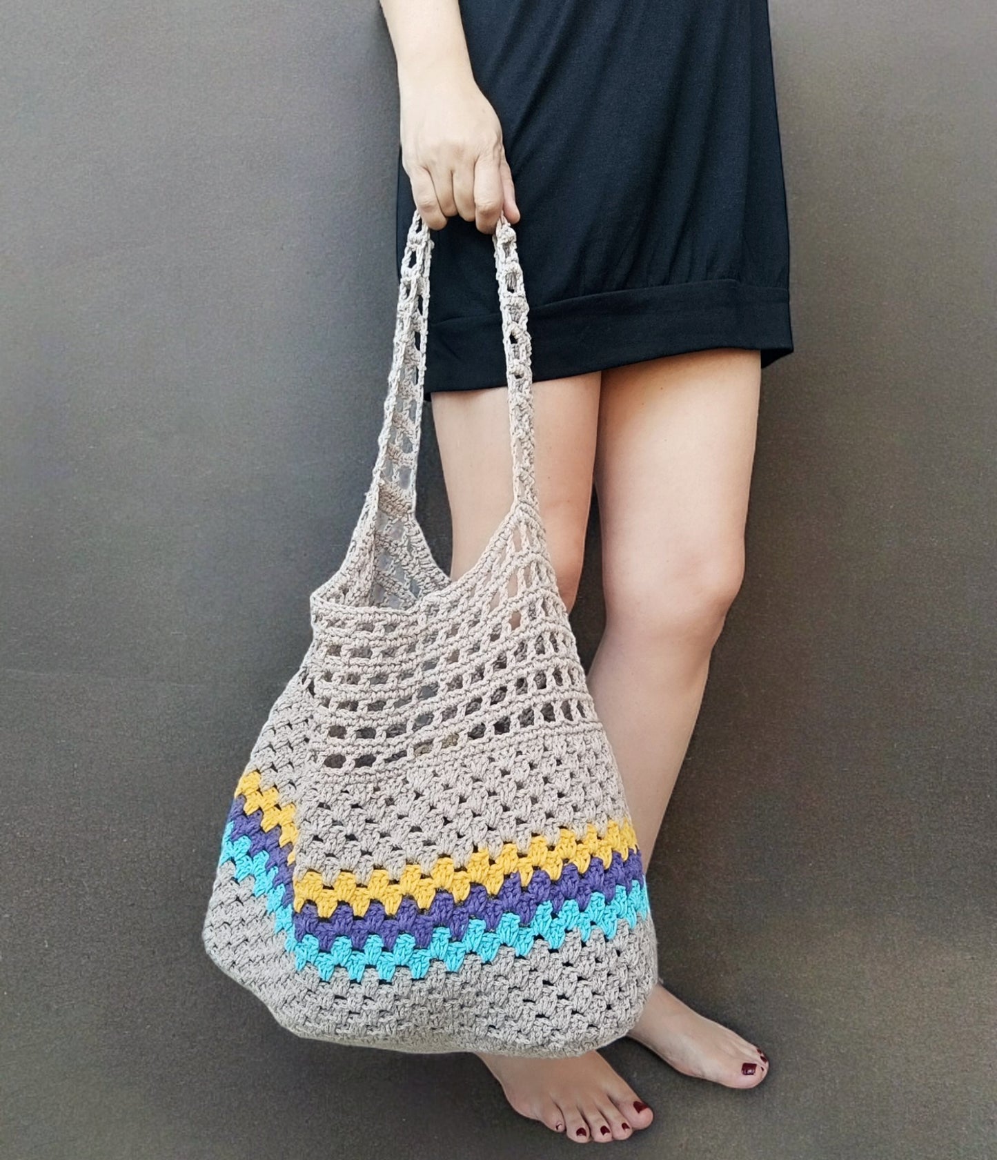 Borsa hobo all'uncinetto