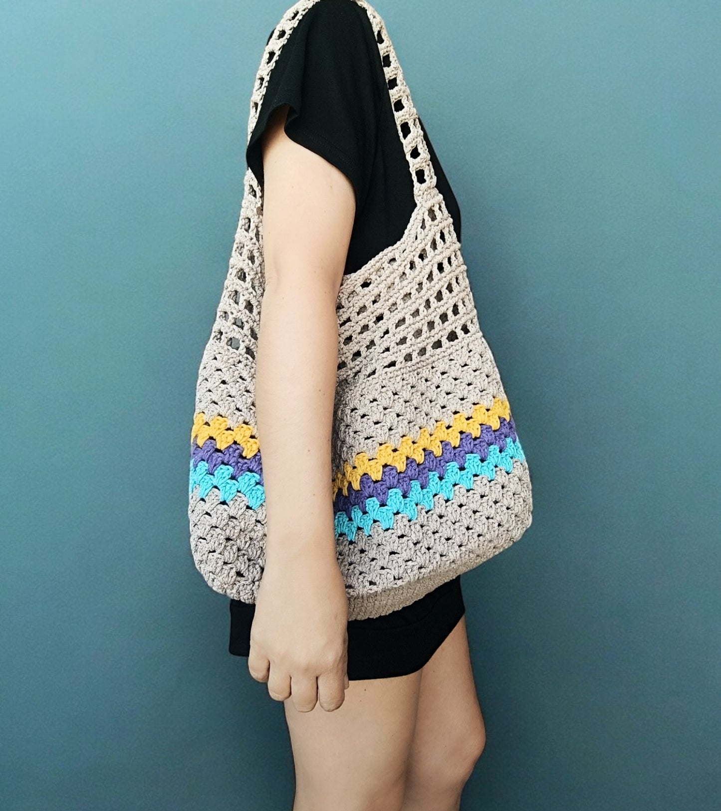 Borsa hobo all'uncinetto