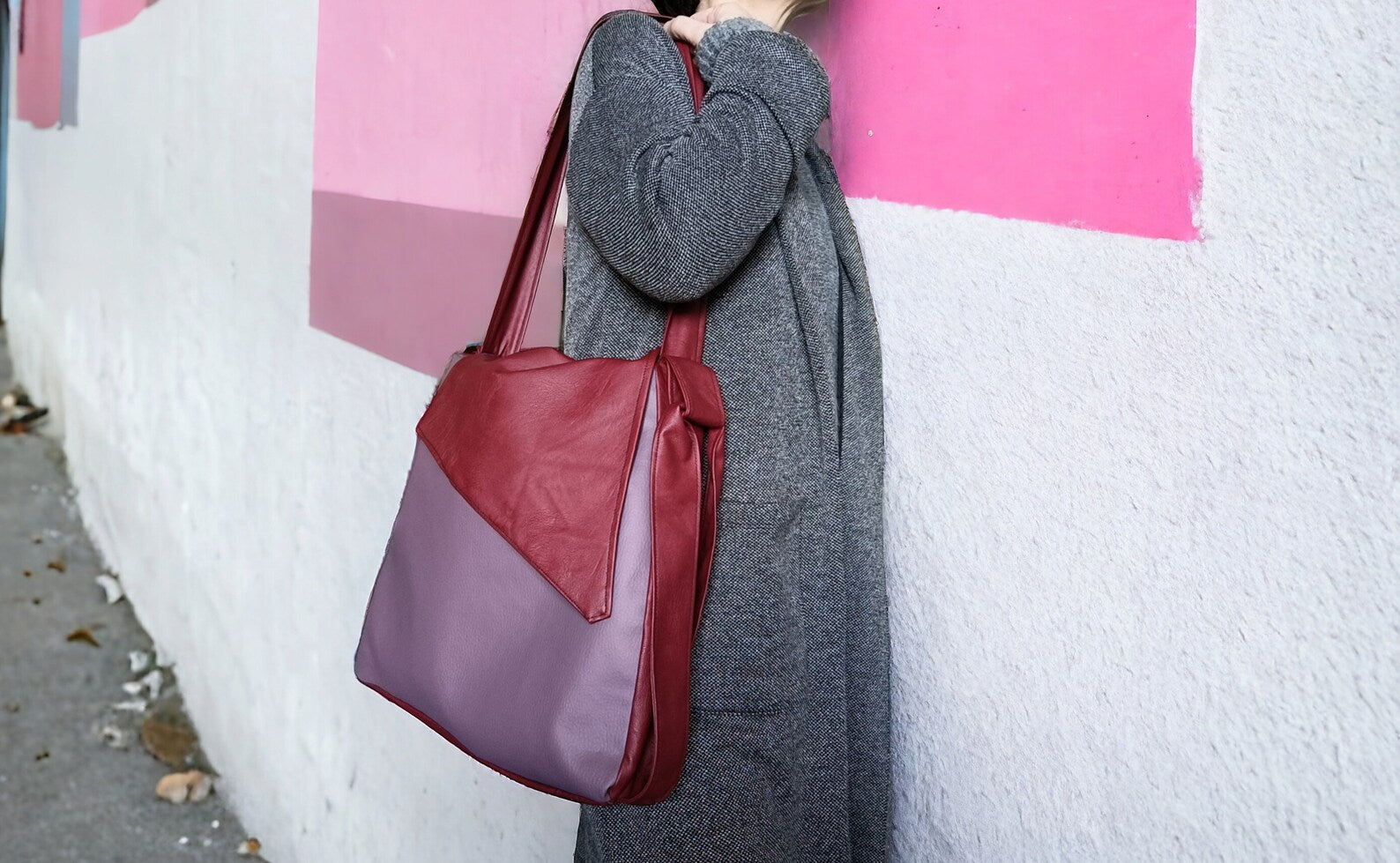 Borsa zaino in pelle sintetica, zaino donna vegano, borse convertibili, borse artigianali, zaino impermeabile, stile vegano, amore vegano. - Quattroequarantotto