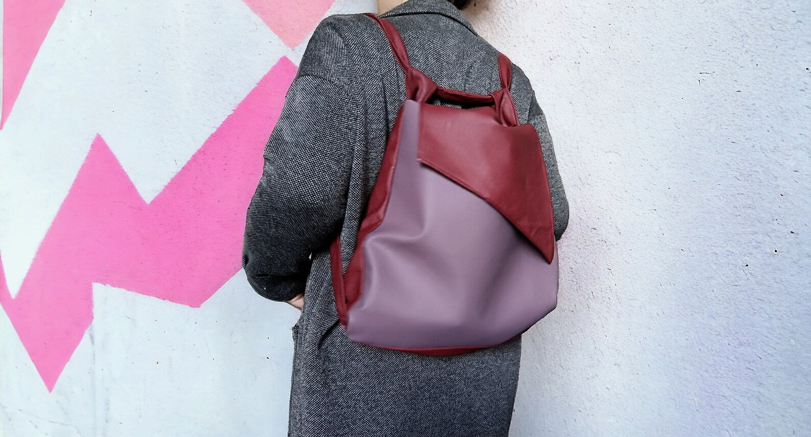 Borsa zaino in pelle sintetica, zaino donna vegano, borse convertibili, borse artigianali, zaino impermeabile, stile vegano, amore vegano. - Quattroequarantotto
