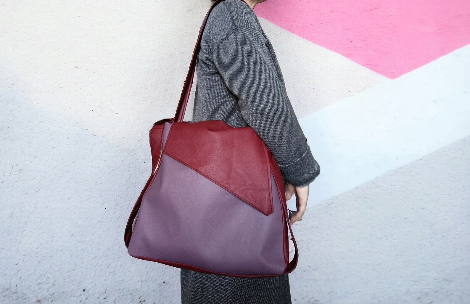 Borsa zaino in pelle sintetica, zaino donna vegano, borse convertibili, borse artigianali, zaino impermeabile, stile vegano, amore vegano. - Quattroequarantotto