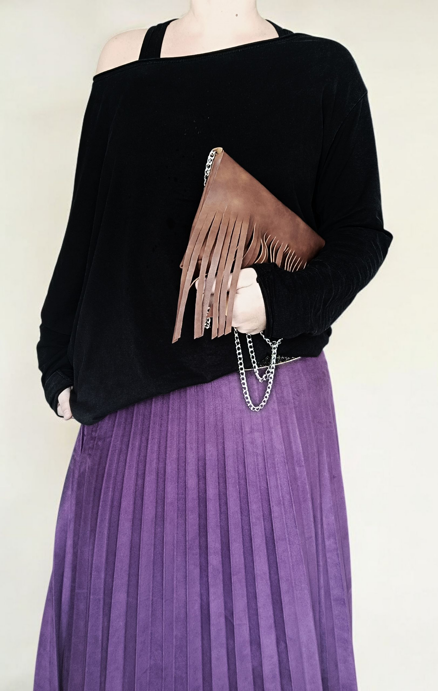 Mini bag in pelle sintetica color cuoio con frange