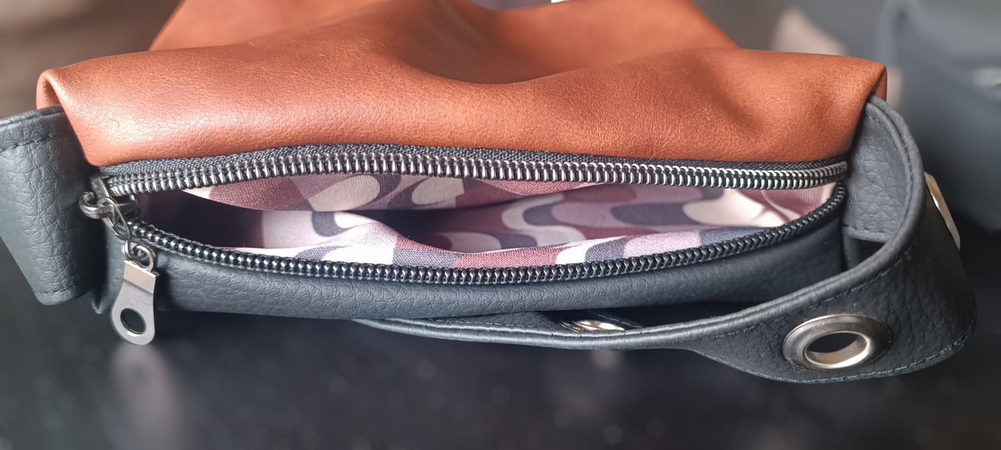 Mini bag in pelle sintetica