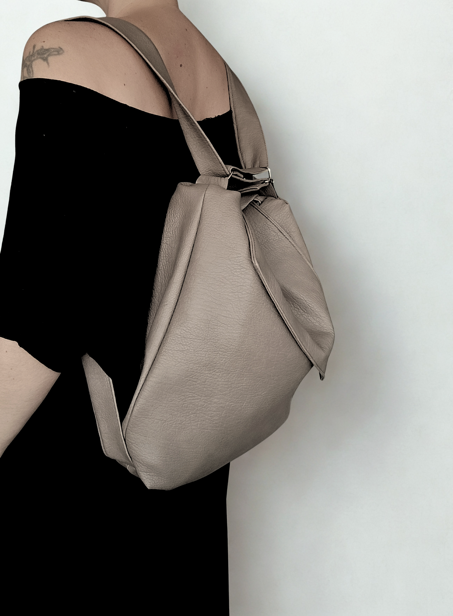 Borsa zaino in pelle sintetica