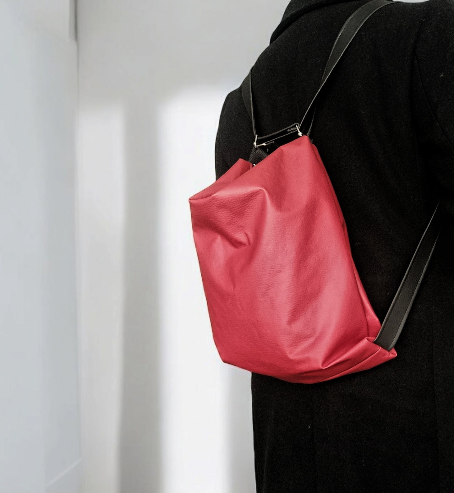 Borsa zaino in pelle sintetica rossa