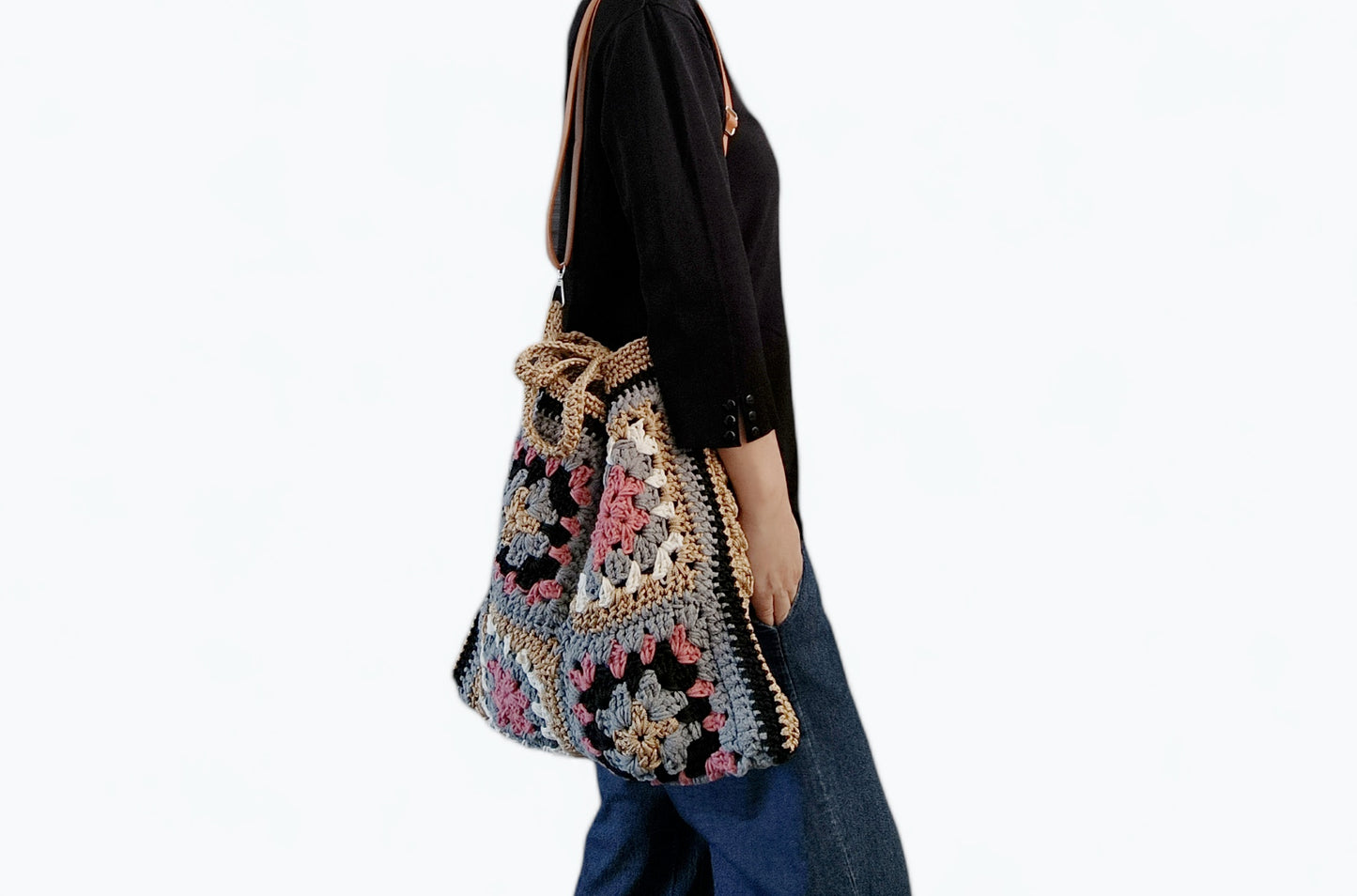Borsa estiva all'uncinetto in stile granny