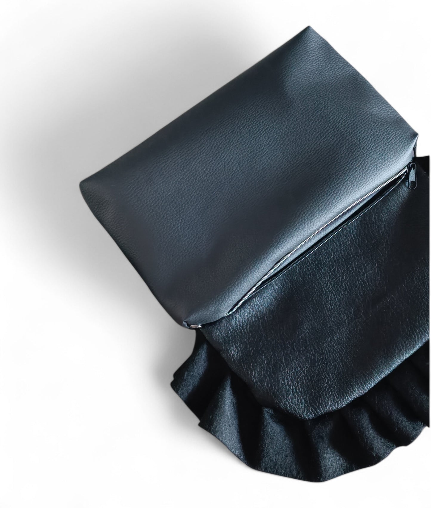 Pochette grande in pelle sintetica nera