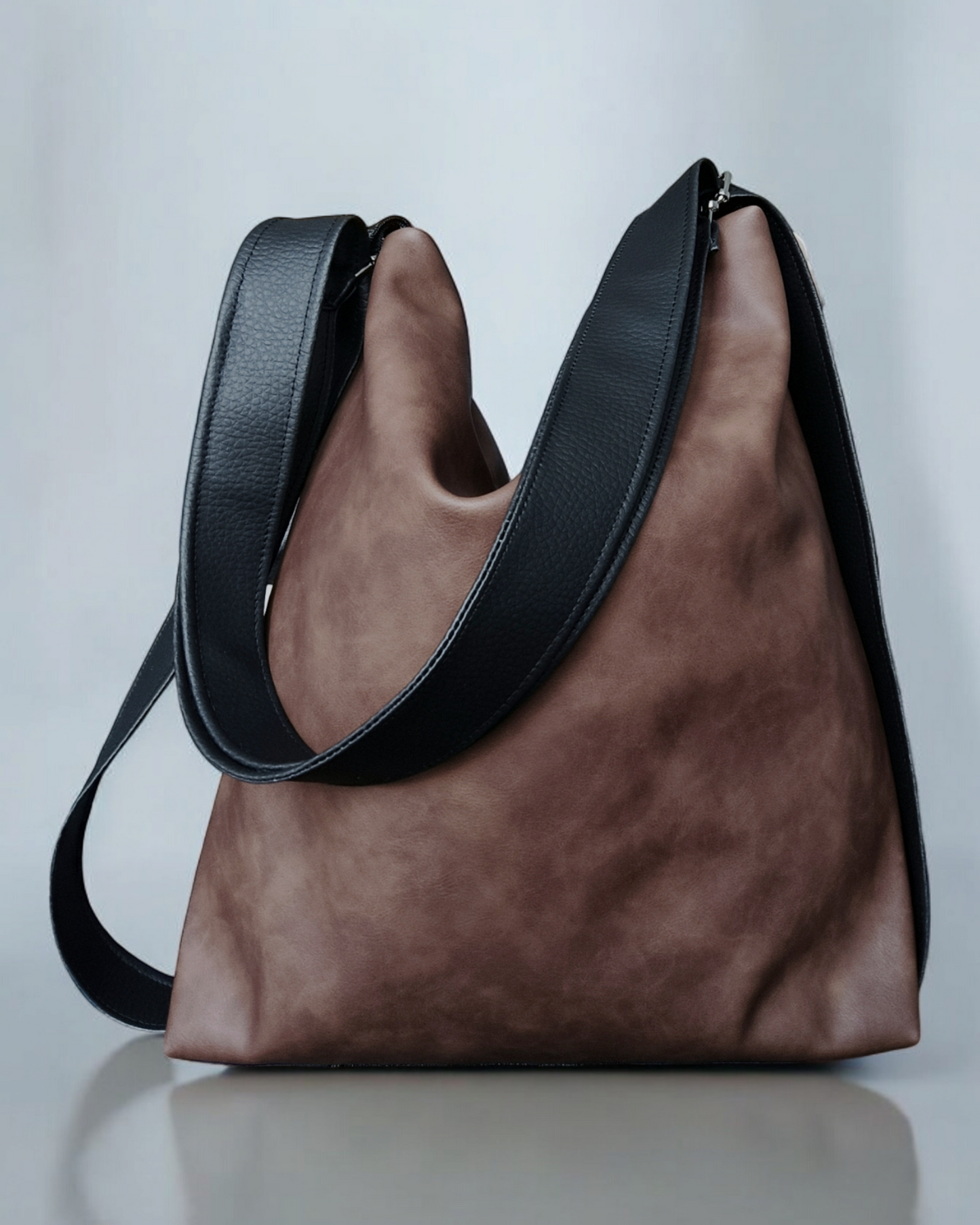 Zaino borsa in pelle sintetica color cuoio