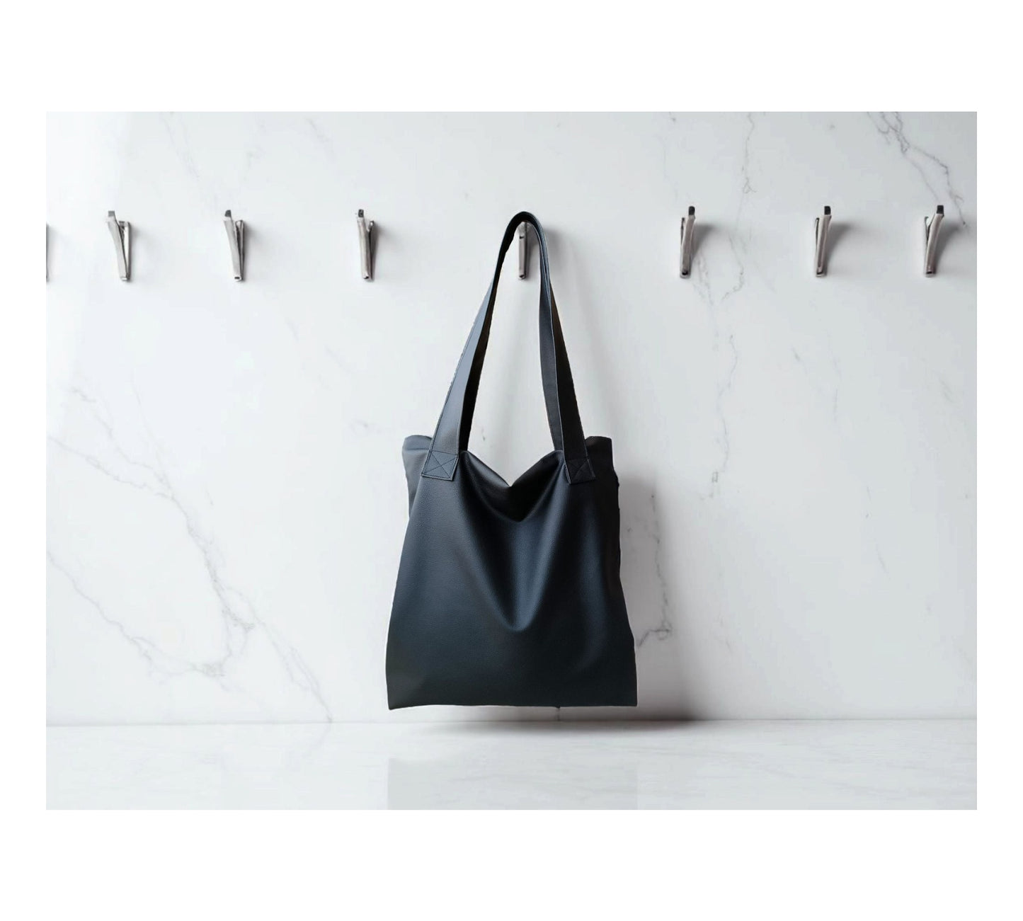 Tote bag nera in pelle sintetica