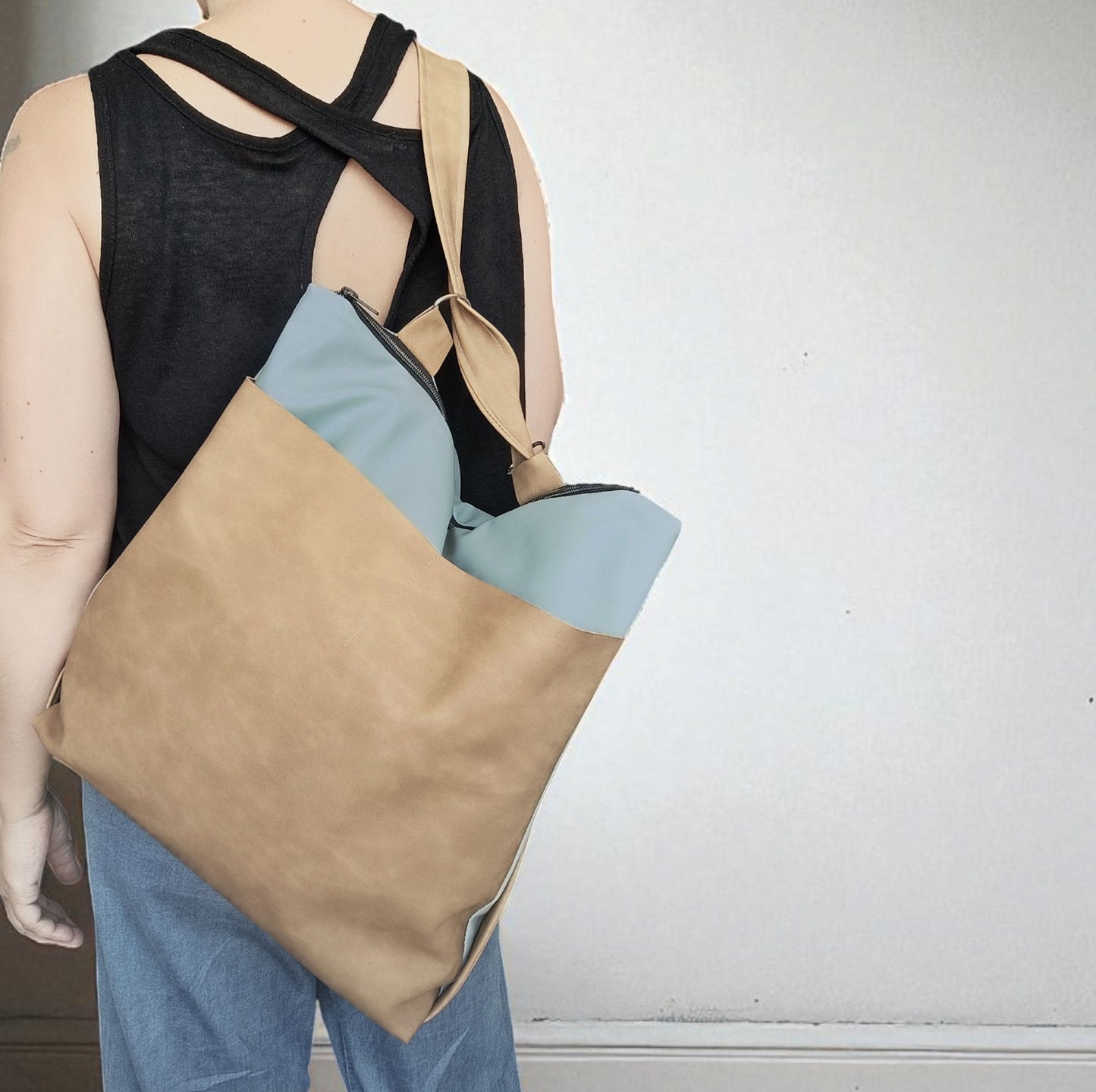 Tote backpack in pelle sintetica