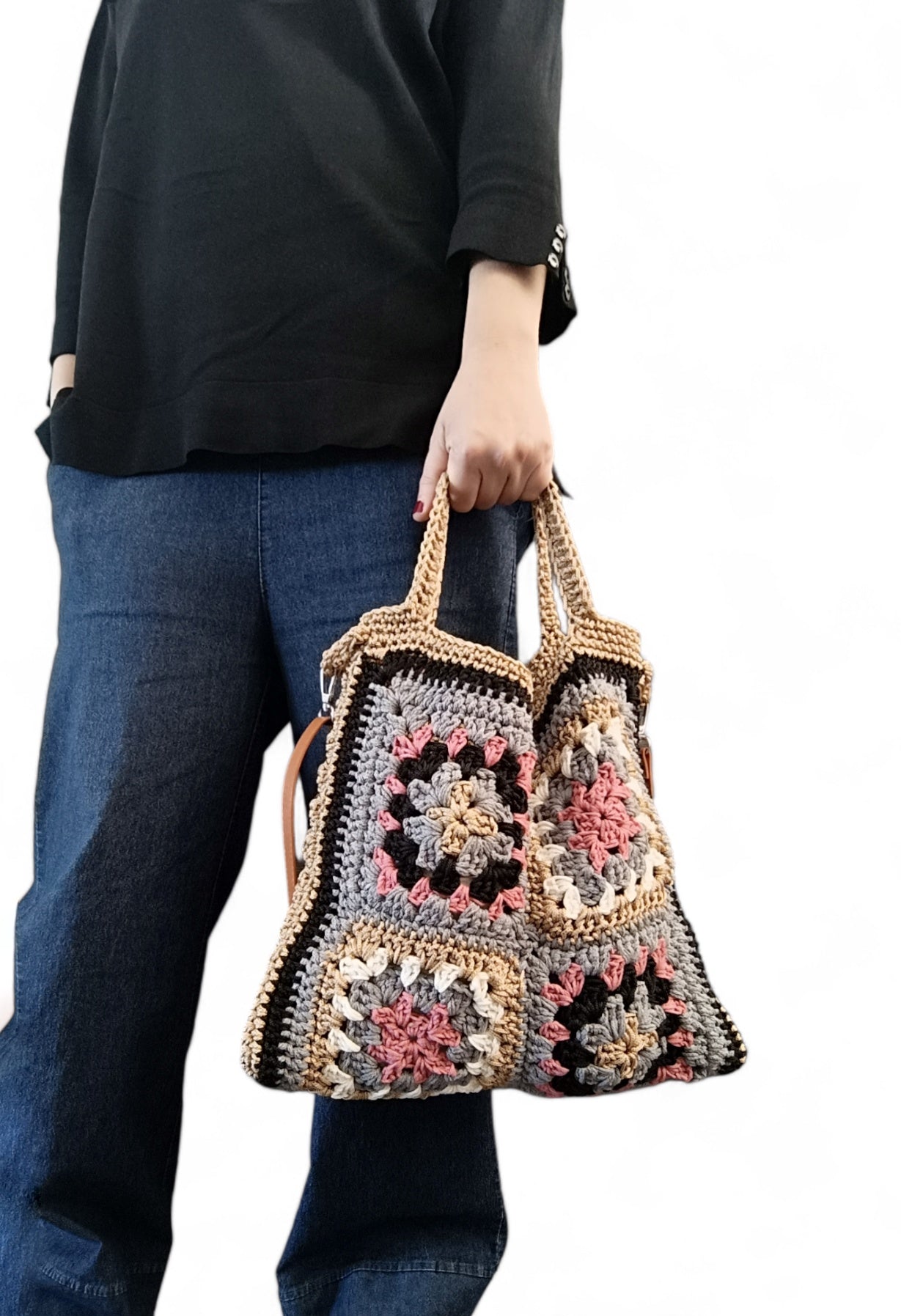 Borsa estiva all'uncinetto in stile granny