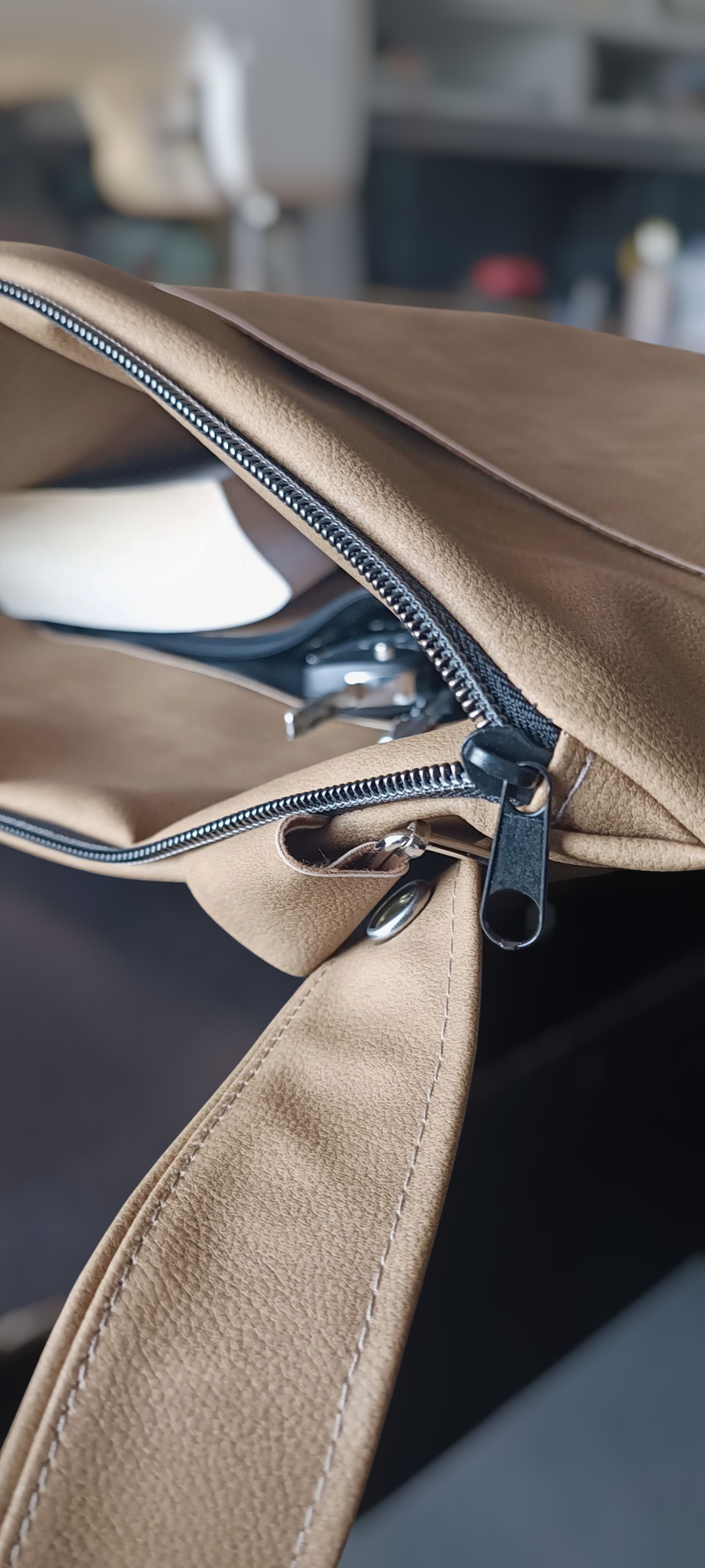 Crossbody bag in pelle sintetica