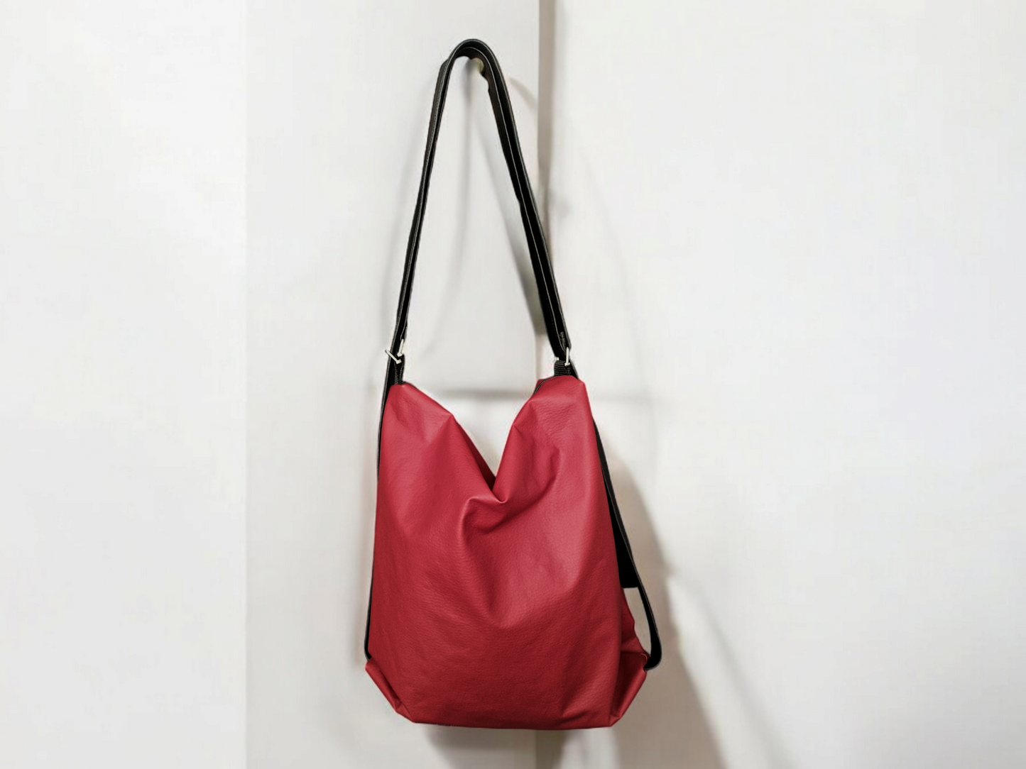 Borsa zaino in pelle sintetica rossa
