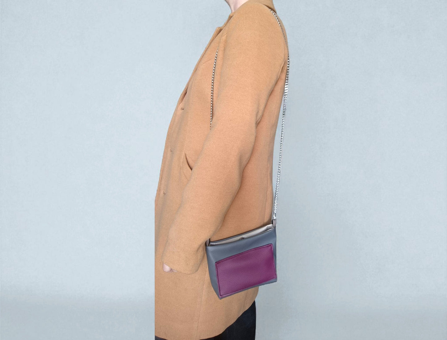 Micro bag grigia in pelle sintetica