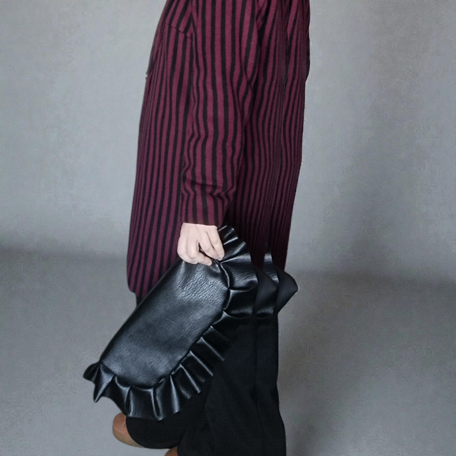 Pochette grande in pelle sintetica nera