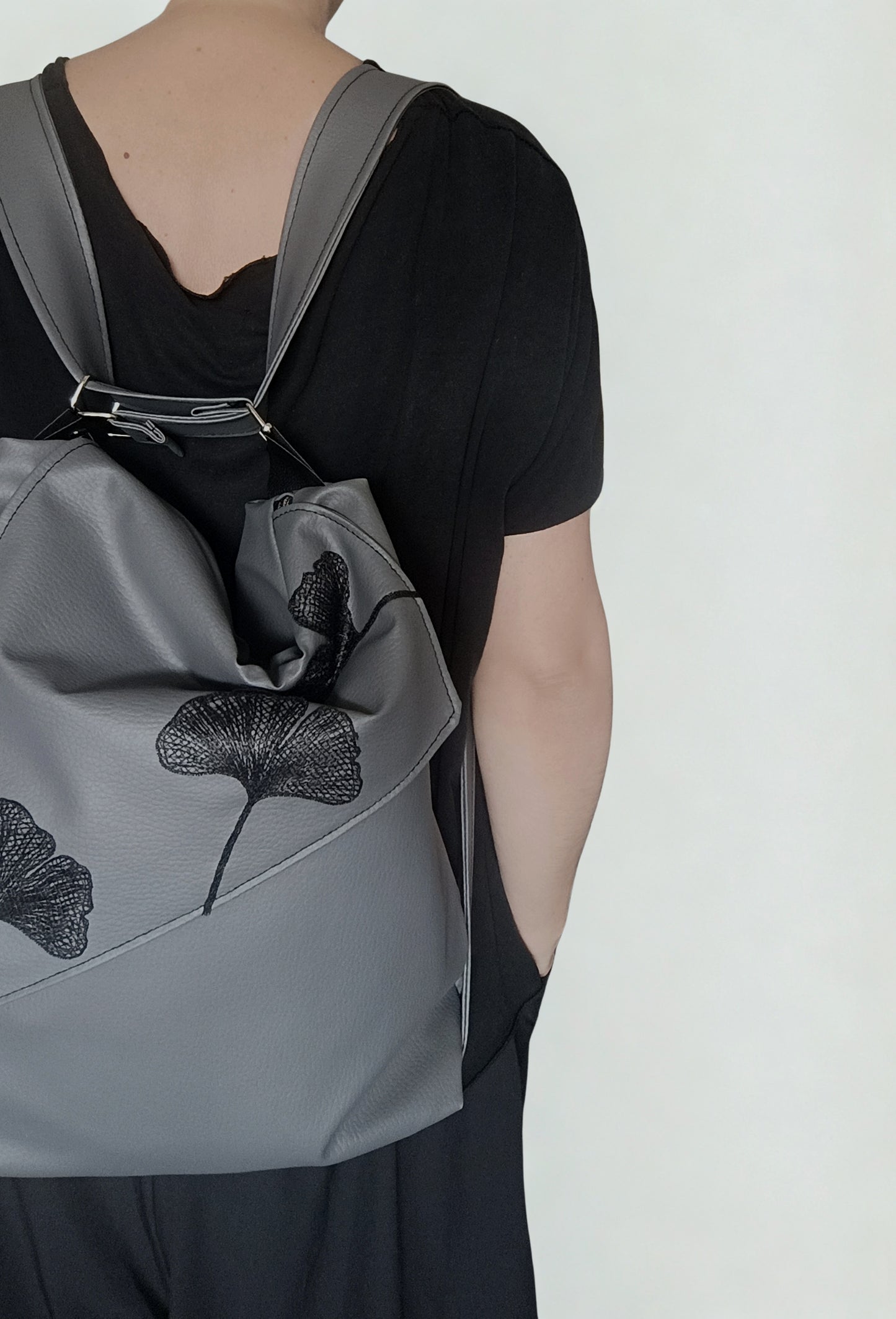 Borsa zaino in pelle sintetica