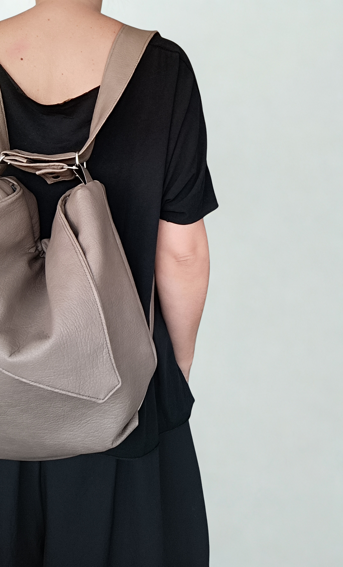 Borsa zaino in pelle sintetica