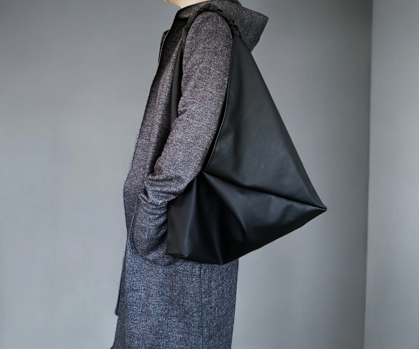 Borsa origami in pelle sintetica nera