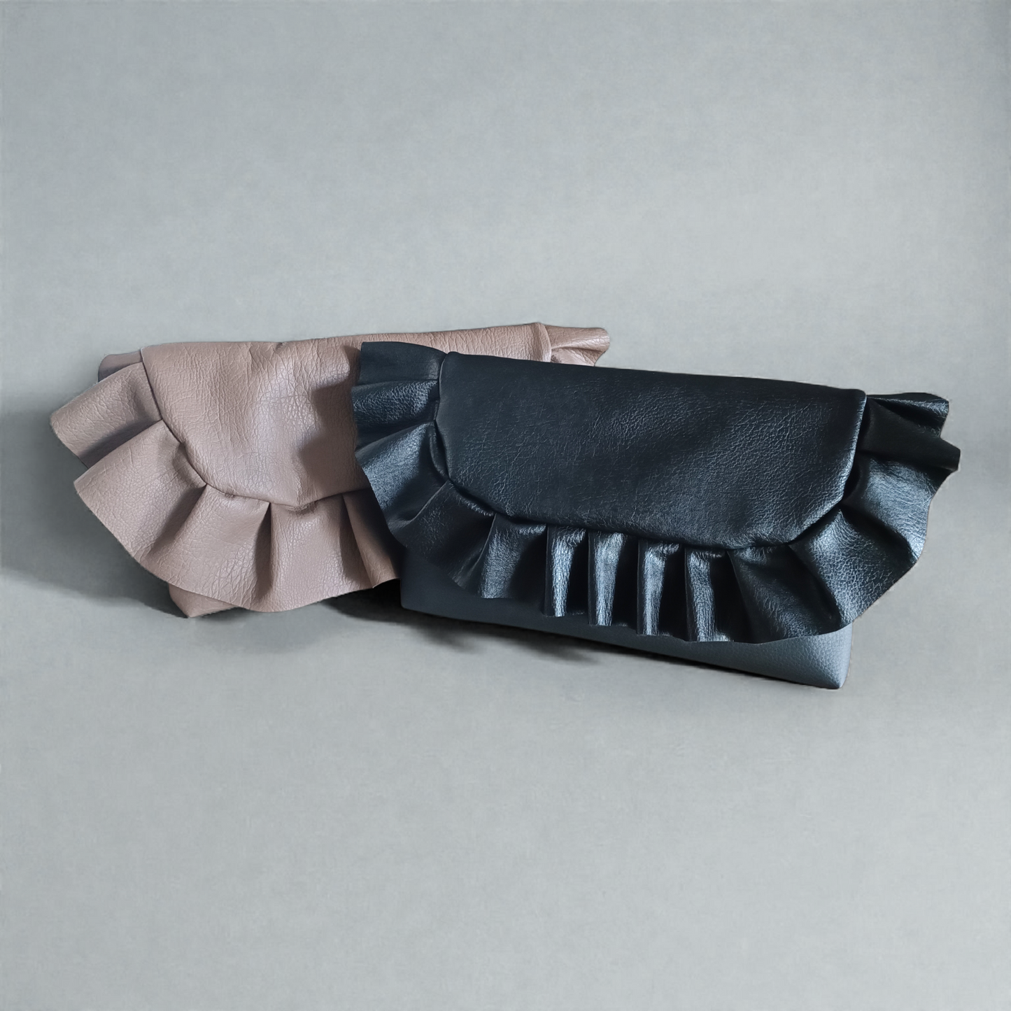 Pochette grande in pelle sintetica nera