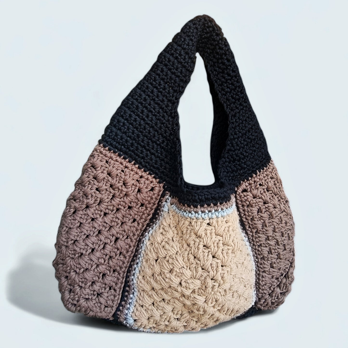 Borsa grande all'uncinetto