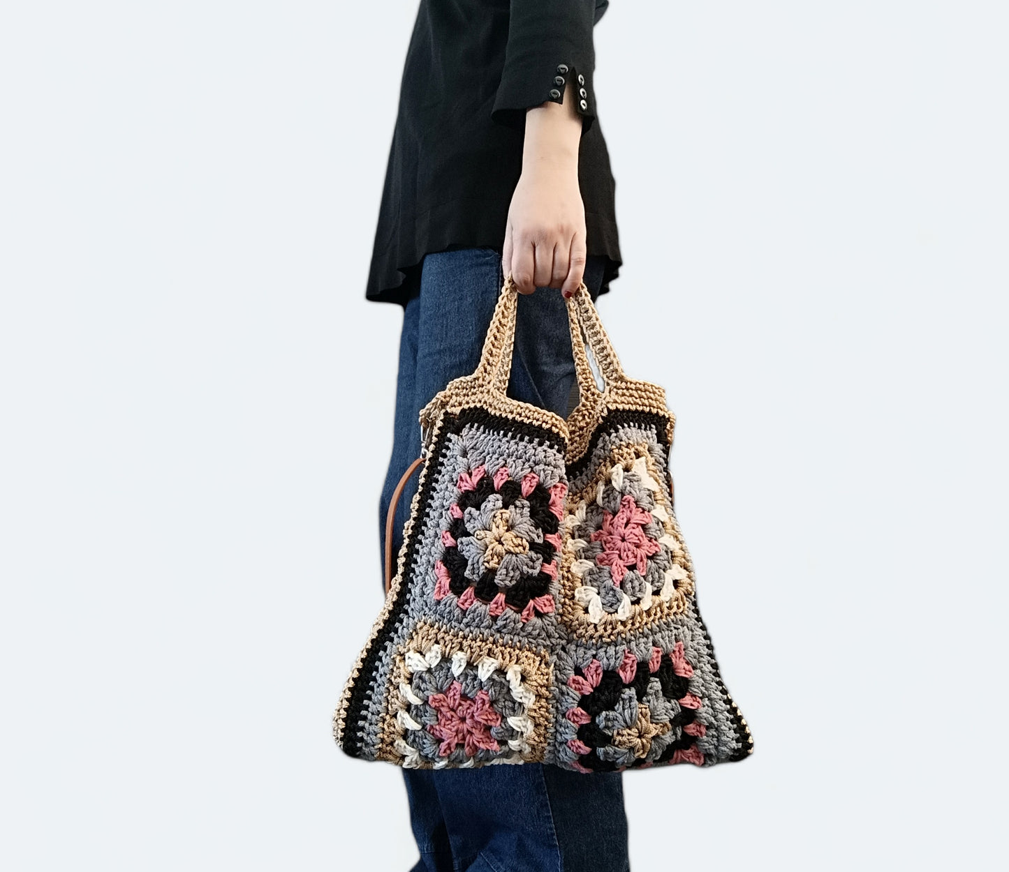 Borsa estiva all'uncinetto in stile granny