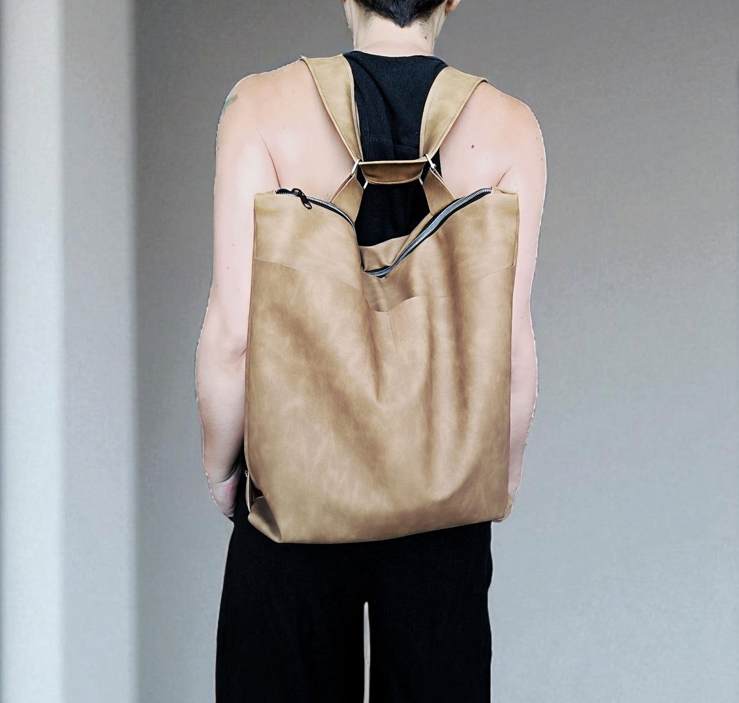 Crossbody bag in pelle sintetica
