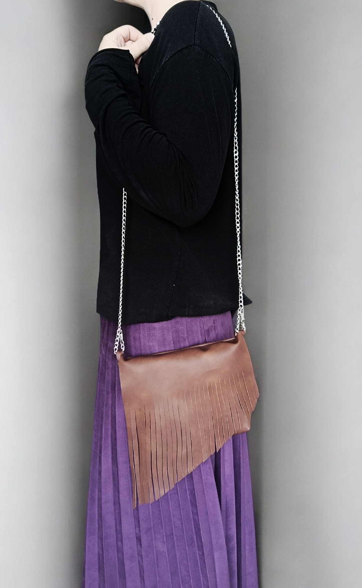 Mini bag in pelle sintetica color cuoio con frange