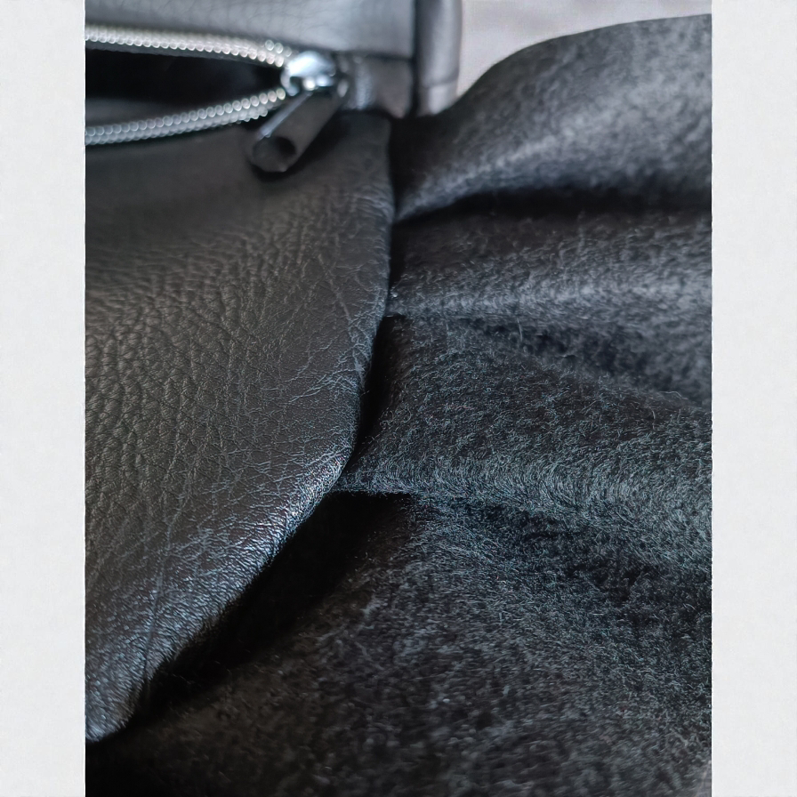 Pochette grande in pelle sintetica nera