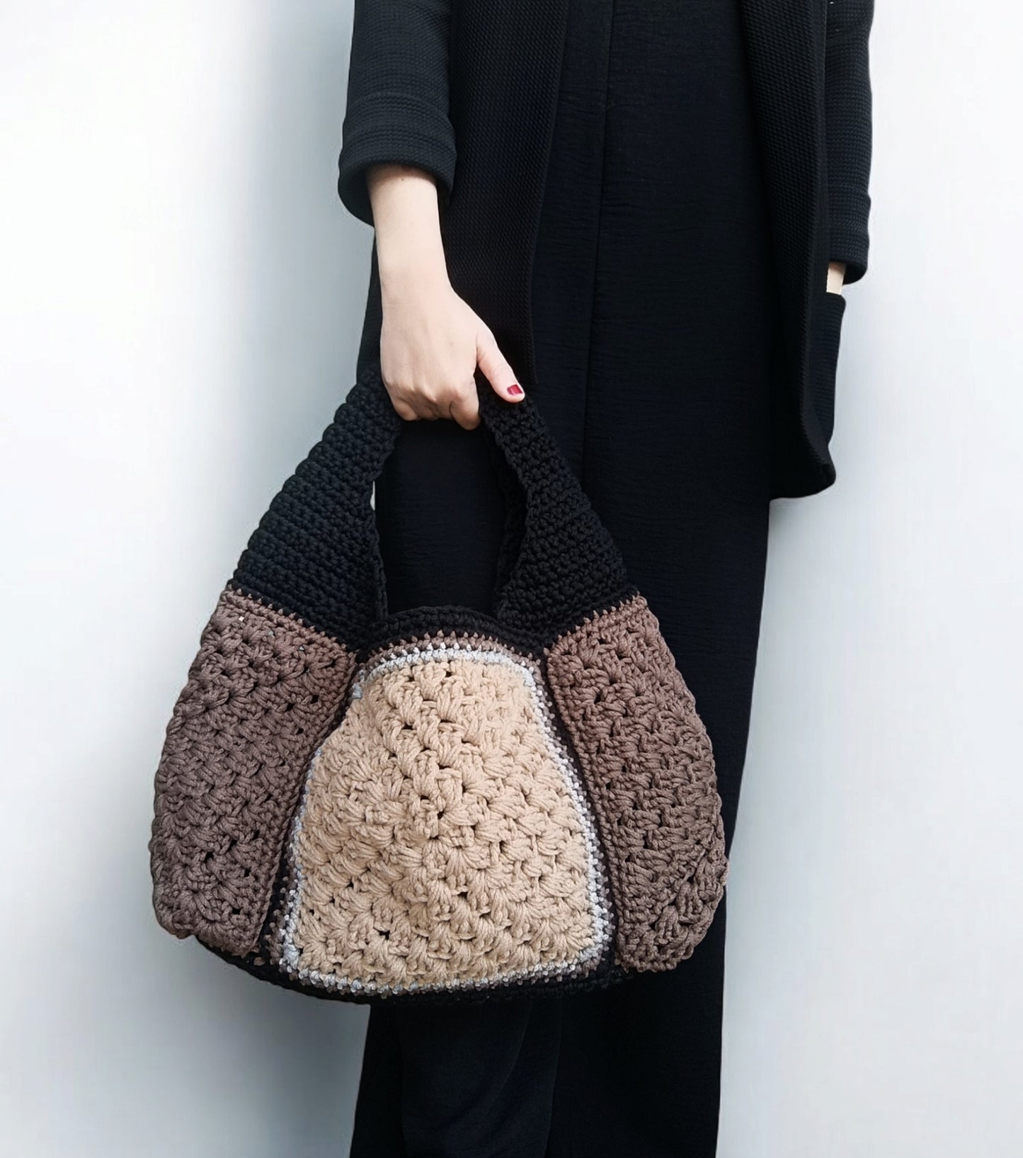 Borsa grande all'uncinetto
