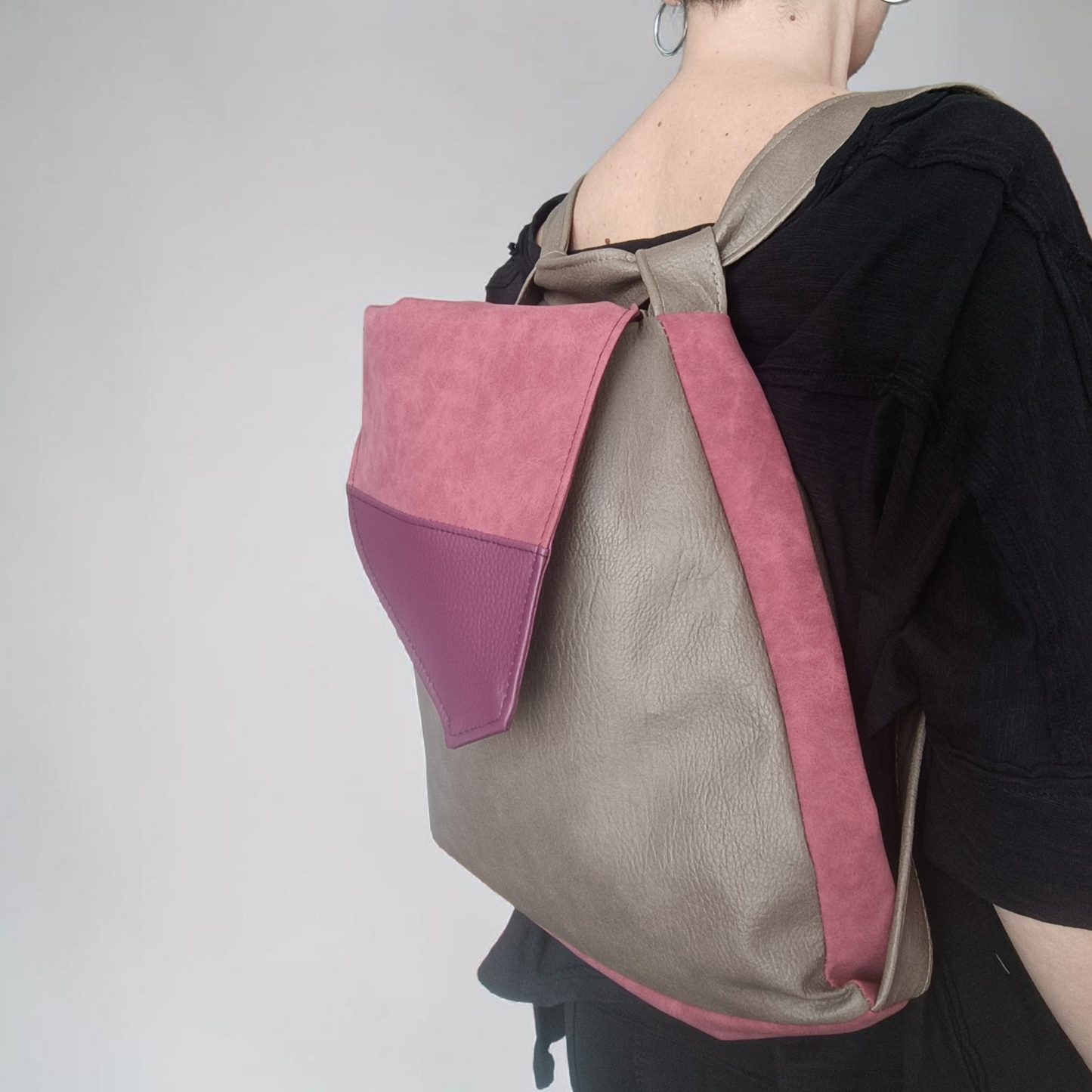 Borsa convertibile in zainetto in pelle cruelty free