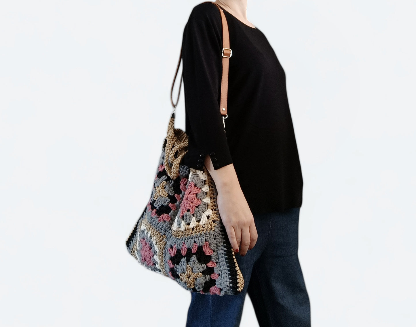 Borsa estiva all'uncinetto in stile granny