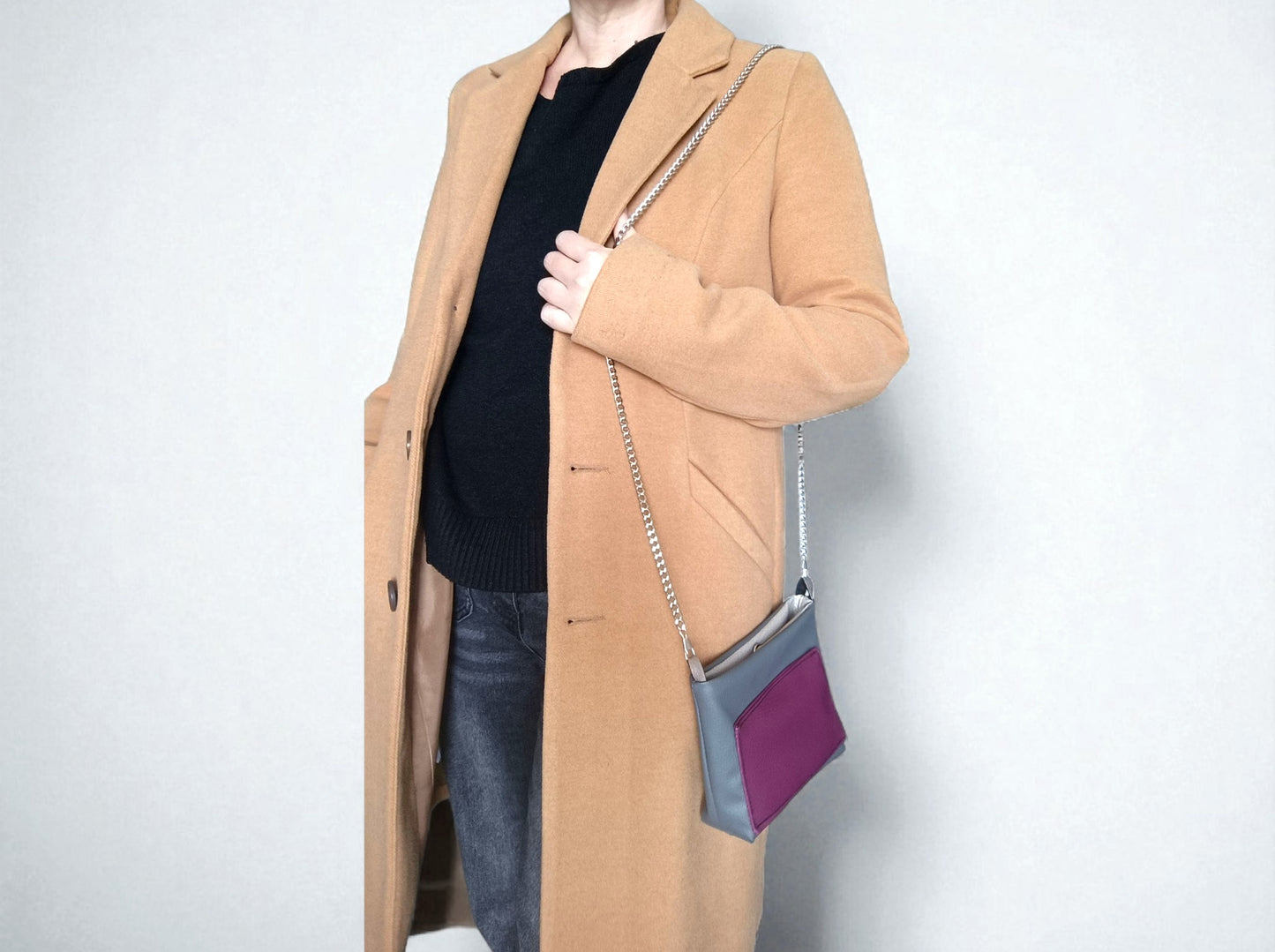 Micro bag grigia in pelle sintetica