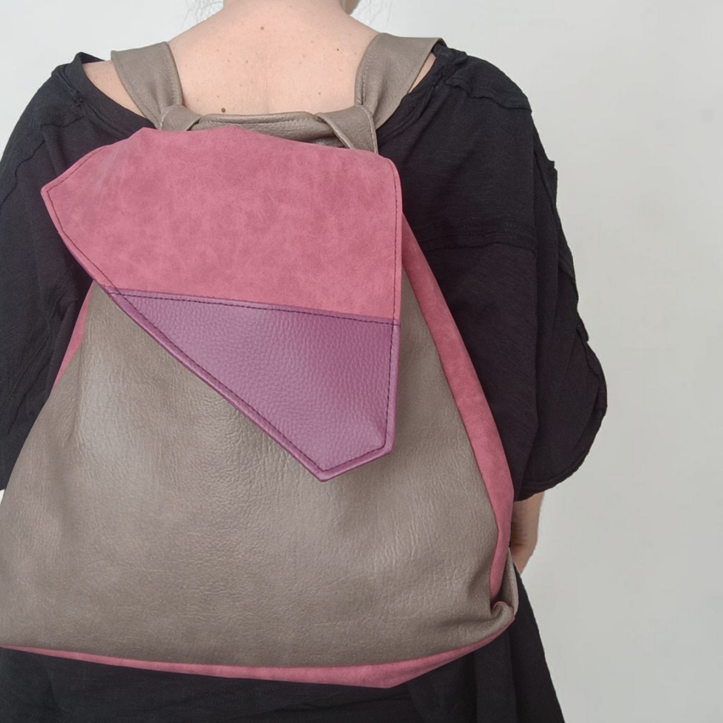 Borsa convertibile in zainetto in pelle cruelty free
