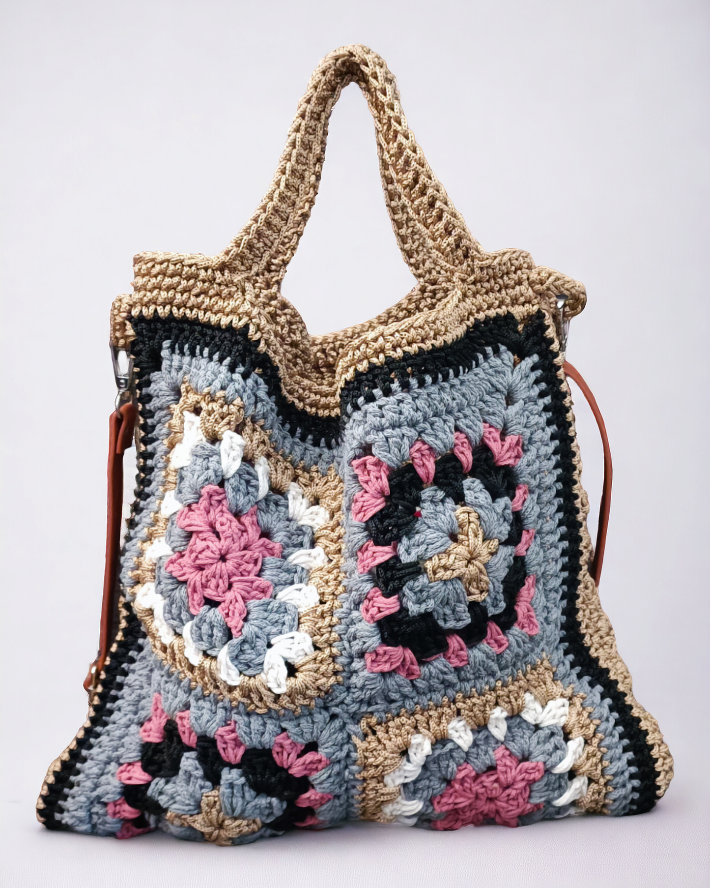 Borsa estiva all'uncinetto in stile granny